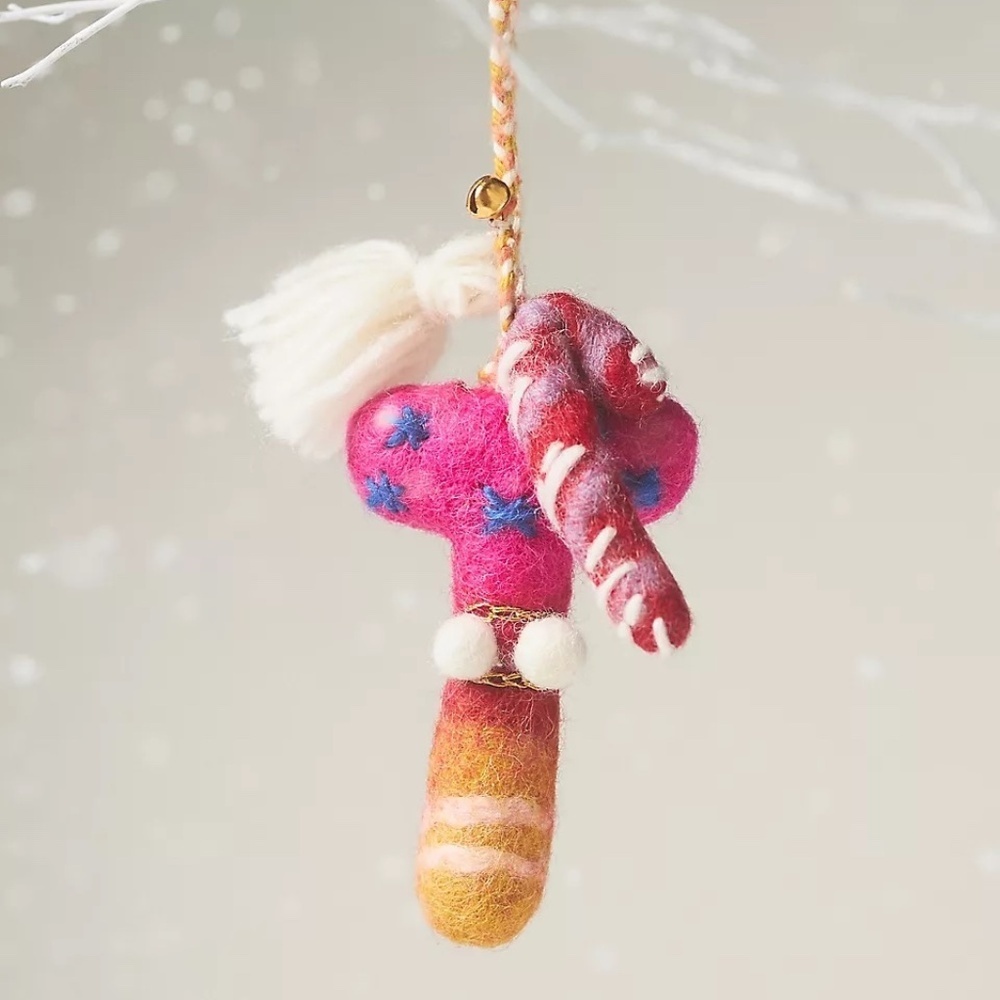 Anthropologie Jolly Felt Monogram Letter "T" Ornament NWT